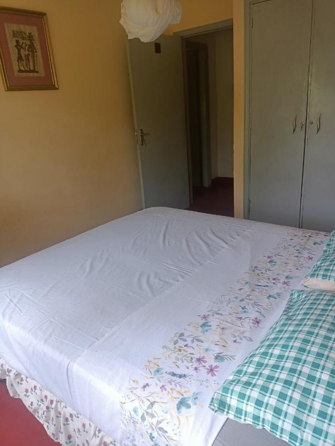 Dans Place Моши Екстериор снимка